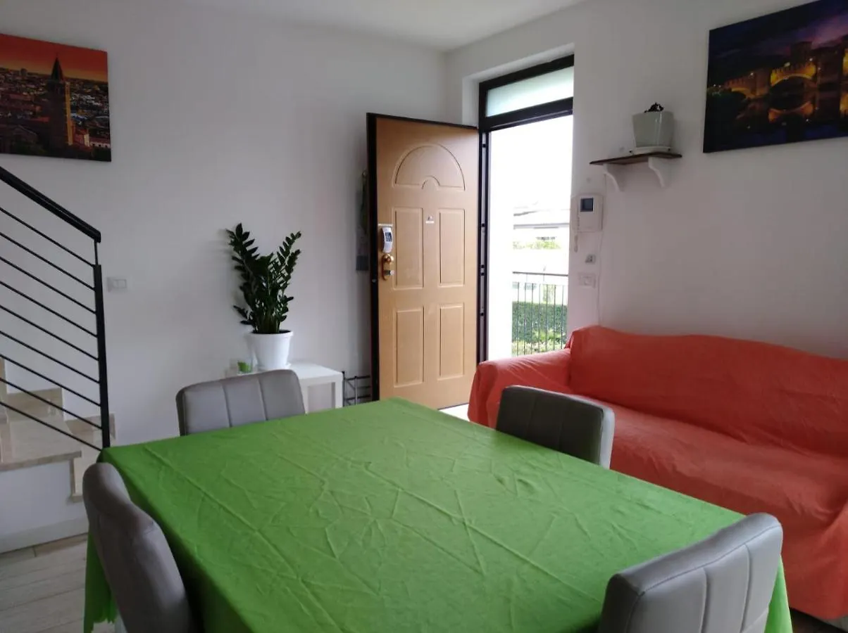 Apt.5 - Residence Delle Rose Peschiera del Garda 0*,  Itálie